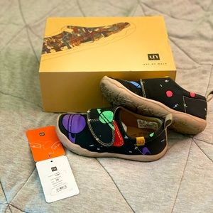 UIN ‘Art of Walk’ TODDLER SHOES - size 11, Velcro closure, designed in Spain